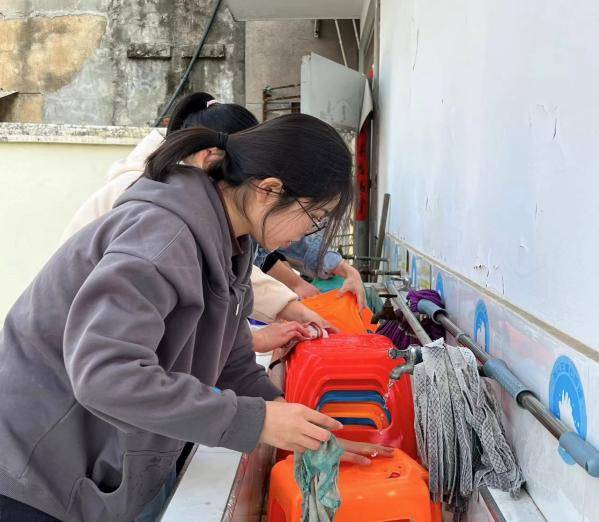 弘扬雷锋精神，塑造时代新风 —南京审计大学金审学院“微笑”志愿队开展志愿活动