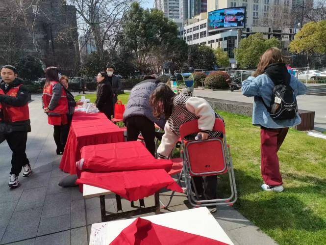 弘扬雷锋精神，塑造时代新风 —南京审计大学金审学院“微笑”志愿队开展志愿活动