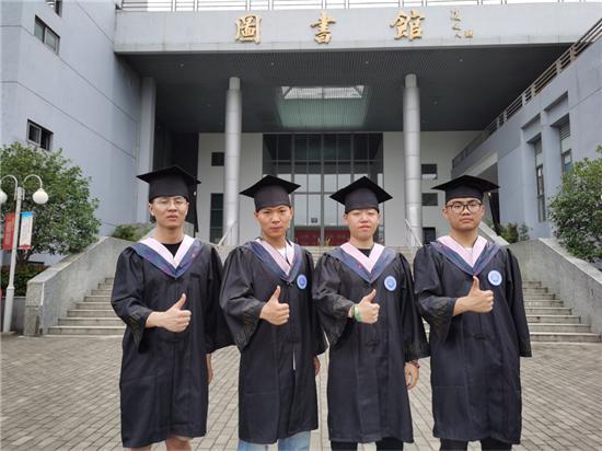 这个宿舍全部考上了研究生